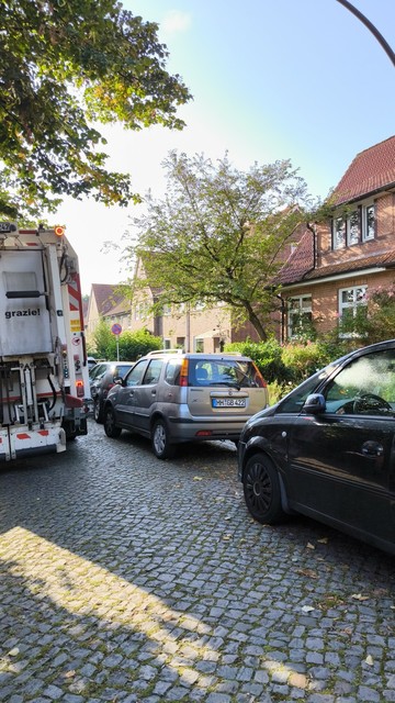 Absolutes Halteverbot eigentlich immer vollgeparkt.